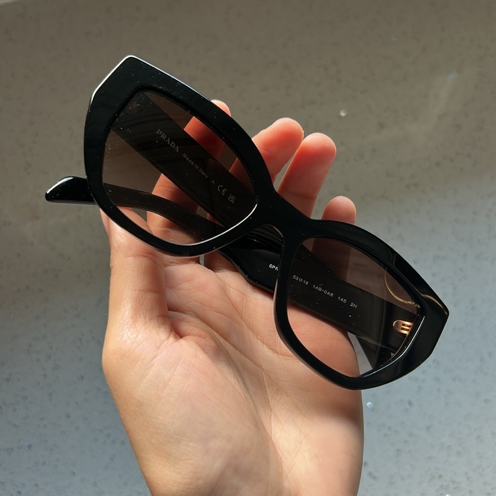 Prada sunglasses - Picture 6 of 16